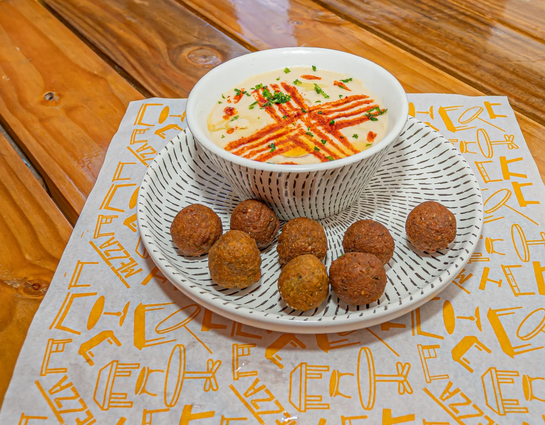 Falafel with Hummus Dip